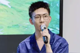 一部人生三分之一的小结，音乐人尚东峰首部诗集《隔壁住过月亮》新书发布图片