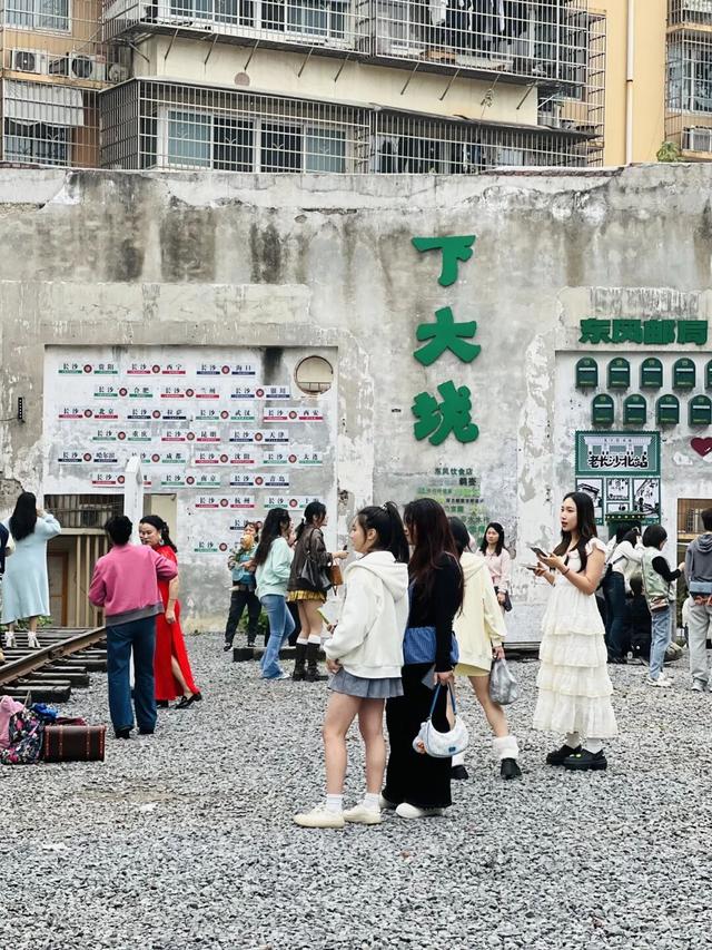 遇见丨开福秋日·逛三园：「东风路文创园」老长沙的回忆沙漏