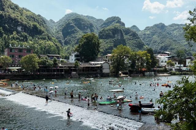 这里25℃还送溪水清凉！梵净山凭“凉”出圈