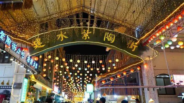 夜市烟火中，邂逅云南的浪漫