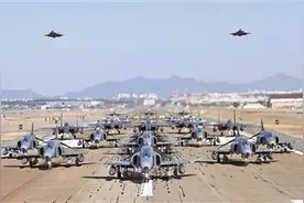 空中“幽灵” F-4“鬼怪”战斗机即将谢幕图片
