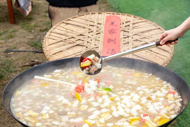 青睐绵阳 ‖ 冲！九皇山打卡领奖牌倒计时不足1个月，彩林秘境同步来袭，赶紧冲！