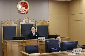 76岁肺癌老人起诉家暴丈夫要离婚，“死之前为自己活一次”图片