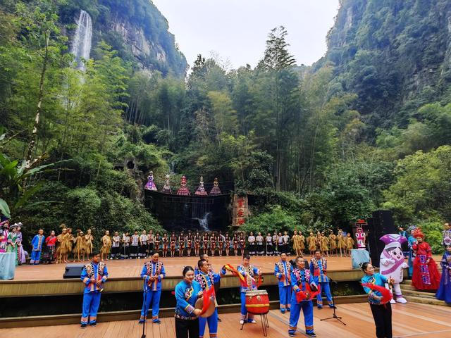 张家界国家森林公园门票预约量3日至4日已达最高限量，周边景区成为热门选择