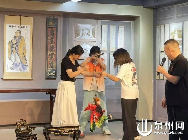 行走古城间 读懂家乡味 数百名大学生接力“带着家乡去上学”