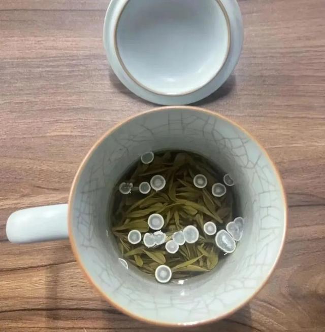 “摸过键盘的手千万别摸脸”上热搜！脏到你想不到！办公室最脏的7样东西，你可能天天在用！