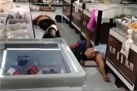 潮评 | 小超市中午停业让农民工午休 凡人善举有大爱图片