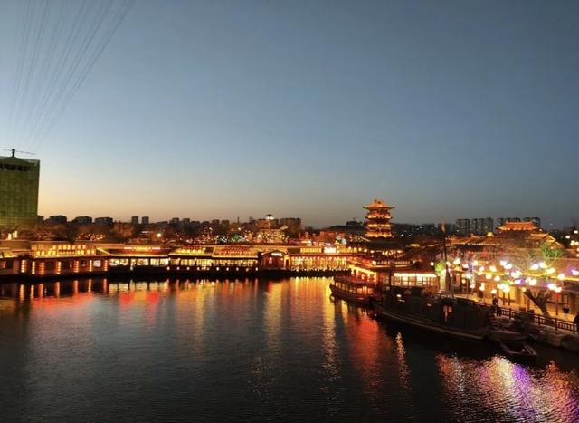 “来开封不是看风景，是真的走进了另一个世界”