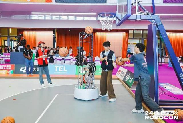 南华大学在全国大学生机器人ROBOCON年度赛事中获12项奖