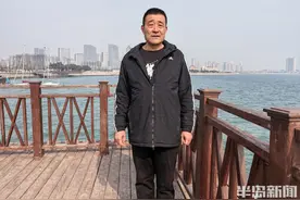 青岛故事｜冰海大营救！52岁青岛大叔跳下8米多高台，救回落水女孩图片