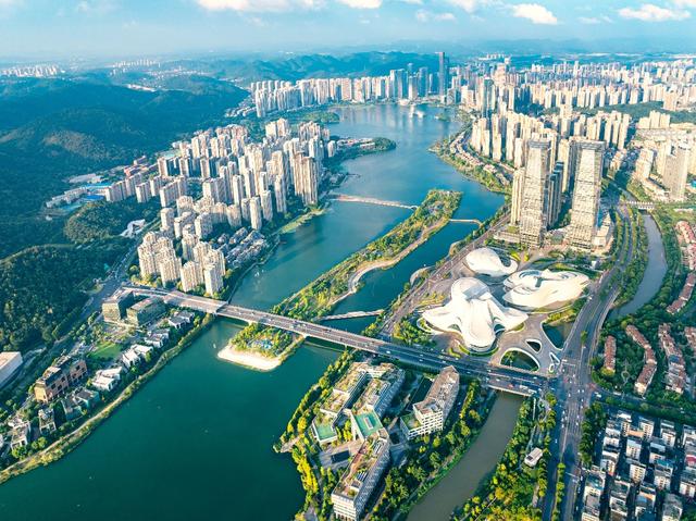 湖南湘江新区：把城市“种”进公园里