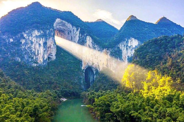 走进21℃的安顺，共赴“爽居”的诗意之约