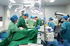 内蒙古宁城县：北京专家坐诊，看病不出县城图片