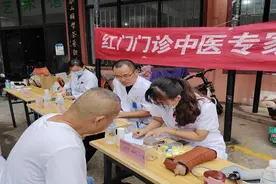 泰安市中医医院专家团队“赶早市”，义诊活动温暖人心图片