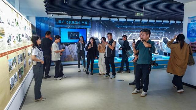 “缤纷秋季·趣游西乡”网络主题宣传活动走进西乡
