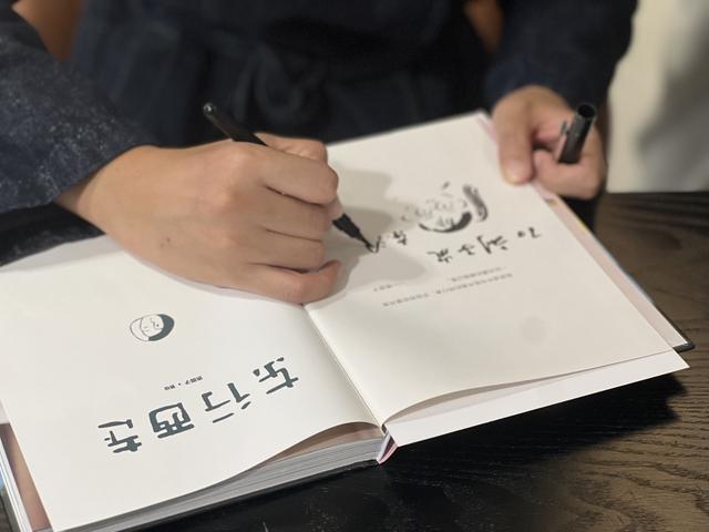 从亚洲一路旅行至欧洲，贵图子用插画记录自己的“东行西走”