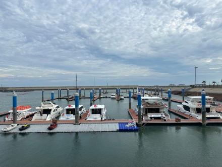 福建平潭海岸线：荒滩变成热门旅游目的地