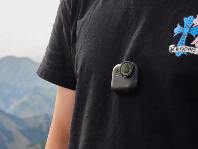 户外影像的2025年：性能内卷退潮，无感体验爆发，大疆影石双雄争霸