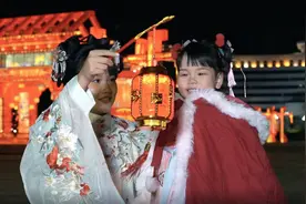 烟台藏在灯火里的浪漫图片