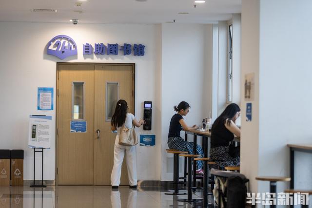 比景区更火！暑期青岛图书馆“一座难求”