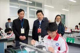 荆州市2024年中考理化生实验技能考试开考图片