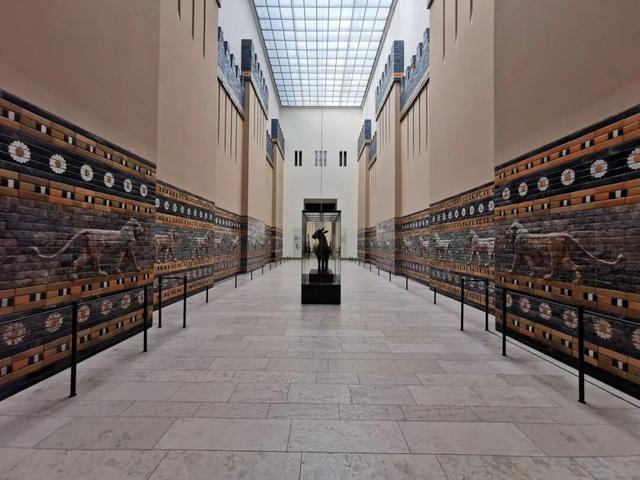 欧洲亚文化之都，“穷而性感”