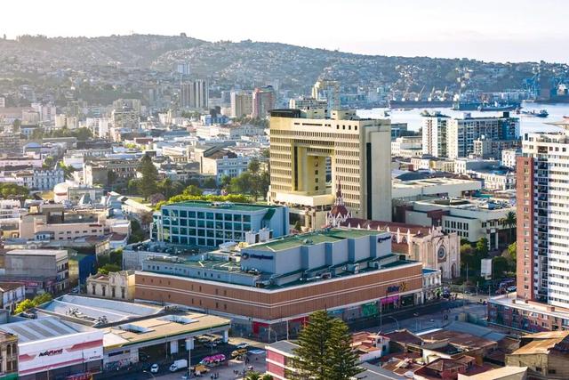 一眼沦陷！瓦尔帕莱索的涂鸦山城