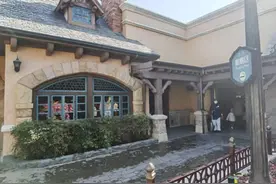 向烟味说“不”！上海官宣加强室外二手烟管控后，有游客向迪士尼大胆建议图片