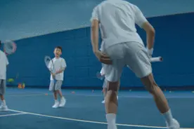 内衣跑杯、空杯，史诗级社死广告好炸裂！图片