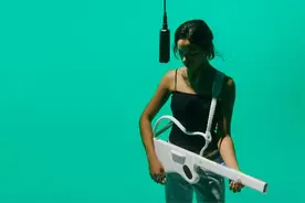 线上一年卖了10个亿，谁在买没弦的吉他？图片