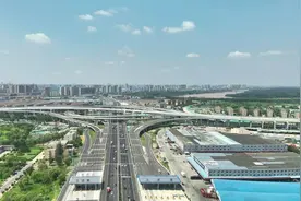 8月4日，新济南收费站全面恢复通车运行图片