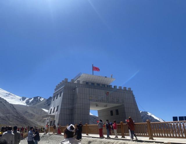 喀什出发300公里，我终于体会到极致放空的自由