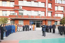 再接再厉抓好灾后恢复重建 确保广大人民群众安居乐业温暖过冬图片