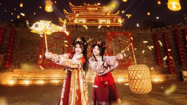 无烟花也璀璨！新年绿色亲子游，他们这么玩……