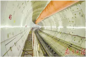广州地铁十号线    天河路至西塱段贯通图片