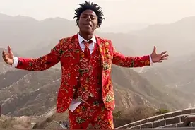 “甲亢哥”保镖，第一天：扫视全场！第N天：对皮肤好得多喝点～图片