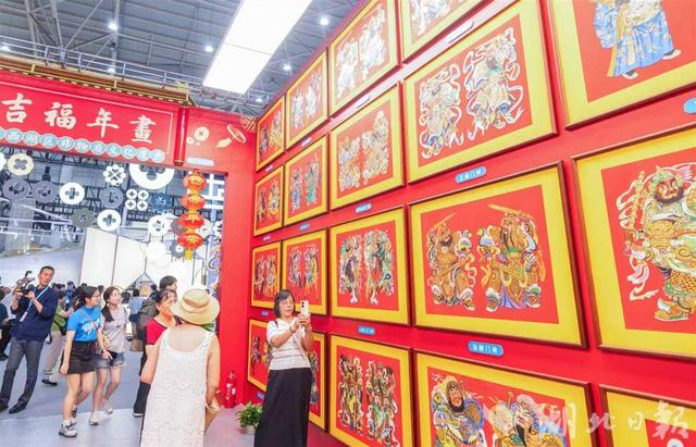 “这个将军好威风！”汉吉福门神年画博览会现场圈粉