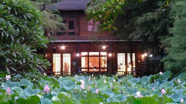 这封珠江公园的“绿色”家书中，藏着广州CBD的“四季画廊”｜信暖珠江④