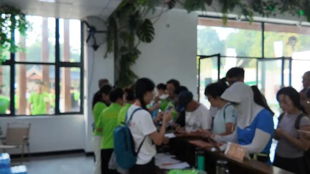青春护航 丈量初心丨这场职工徒步活动的志愿服务超暖心～