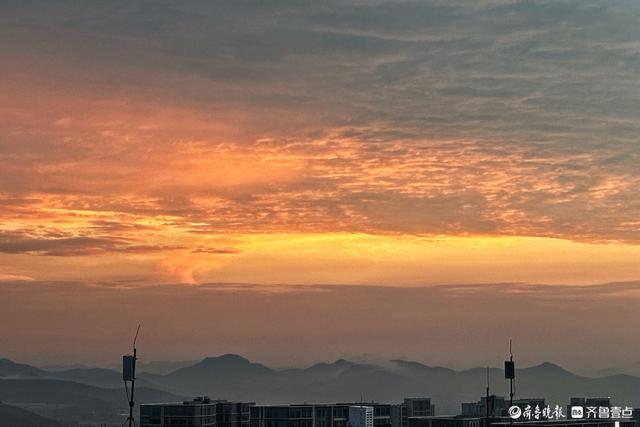 雨后浪漫！济南南城傍晚现绝美彩虹与晚霞