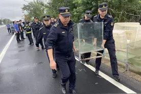 畅通品蟹路，梁子湖大道环境整治提升游客体验图片