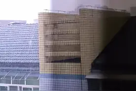 连环雷+闪电！长沙深夜迎强对流天气，网友：整个世界都白了图片