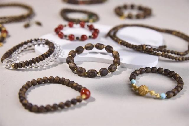 真不懂，为啥现在的明星和有钱人都偏爱这个“烂木头	”？