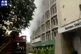 交易所大楼发生火灾，“ 亚洲表现最好的股市之一”交易一度暂停图片