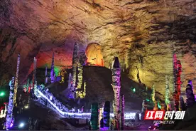 炎夏来临，张家界黄龙洞景区避暑游升温图片
