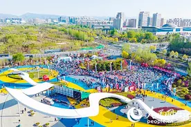 呼和浩特：半街繁花半街绿 诗情画意满青城图片