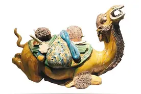 唐三彩载物卧驼 如何见证古丝路辉煌?图片