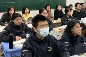 AI赋能新课堂，学科融合促发展图片