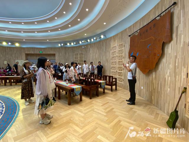 文化中国行·行走美丽新疆 | 239公里环湖路“串珠成链” 博湖美景一键打包即可出发