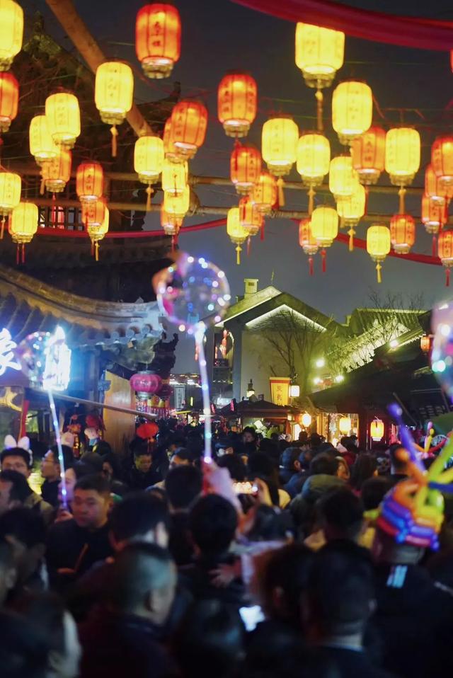 就在明晚！就在东夷小镇！好客山东贺年会！还有独家惊喜！